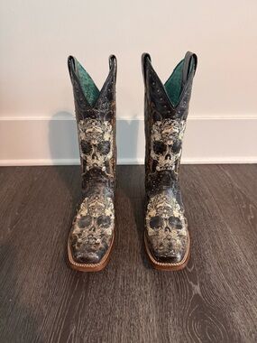Brown Embroidered Western Cowgirl Boots with Teal Lining